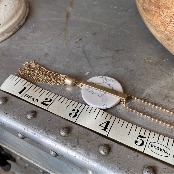 Marble necklace & earrings set - Picture 6 of 7